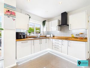 Kitchen- click for photo gallery